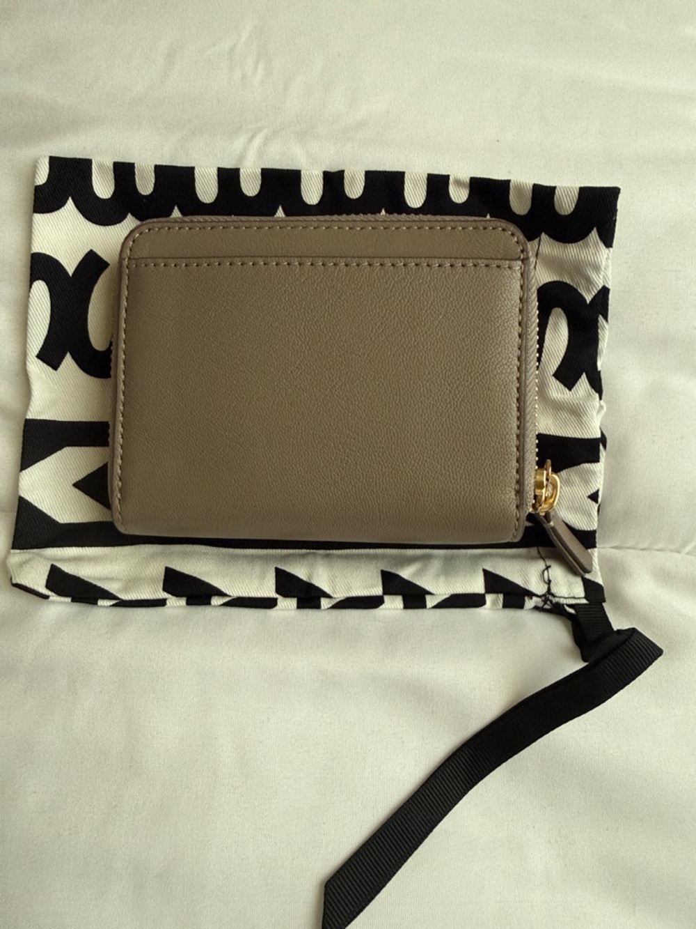 Marc Jacobs Black and Cement Leather Cardholders and wallet. - Picture 11 of 12